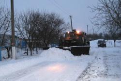 На Хмельниччині зі сніговими заметами «воює» армія