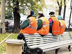 Столичні комунальники працюють під наглядом