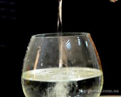 без води, вода