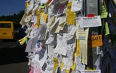 розклеювання оголошень