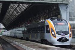 електропоїздами «Інтерсіті+»