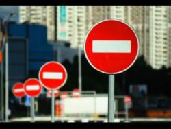 Елтон Джон зупиняє київський транспорт