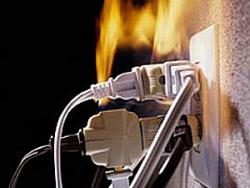 Після шторму в Ялті горять трансформатори та побутова техніка