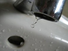 У Донецьку за «водні» борги доводиться розплачуватися житлом