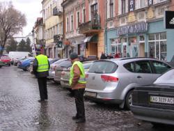 Львівських паркувальників залишили без хліба
