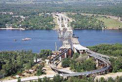 Янукович наказав будівельникам працювати цілодобово